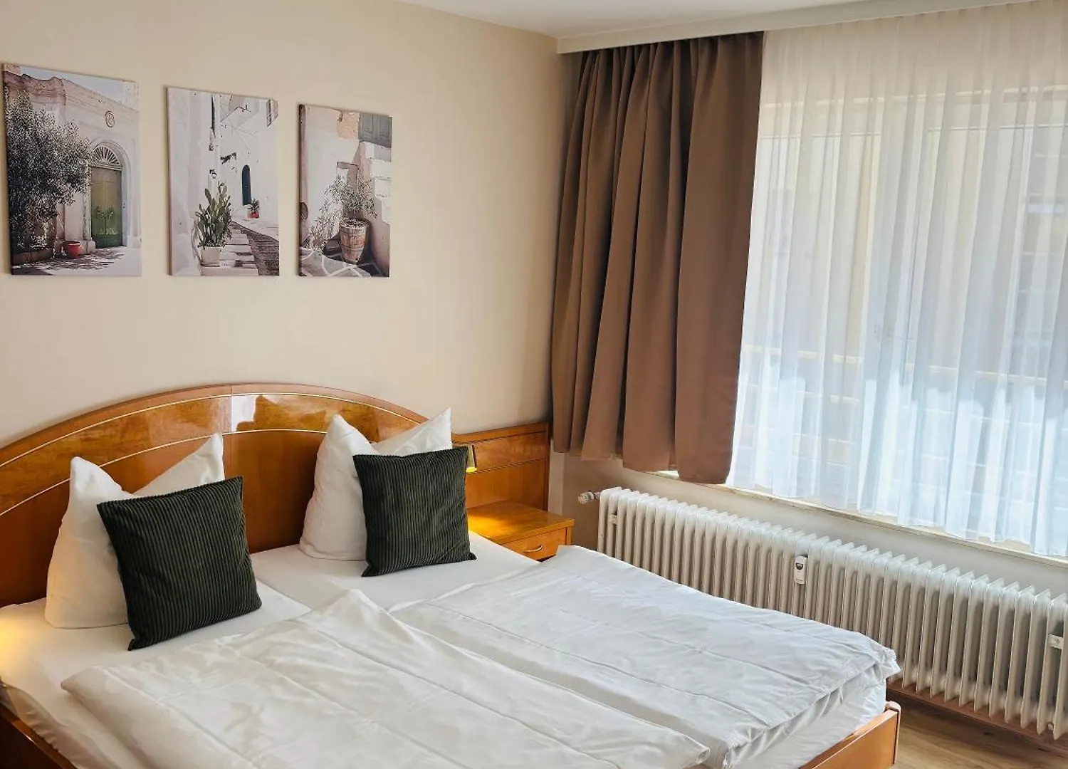 4 Zentrale Hotels nahe Gemeindezentrum St. Martin Niefern-Öschelbronn