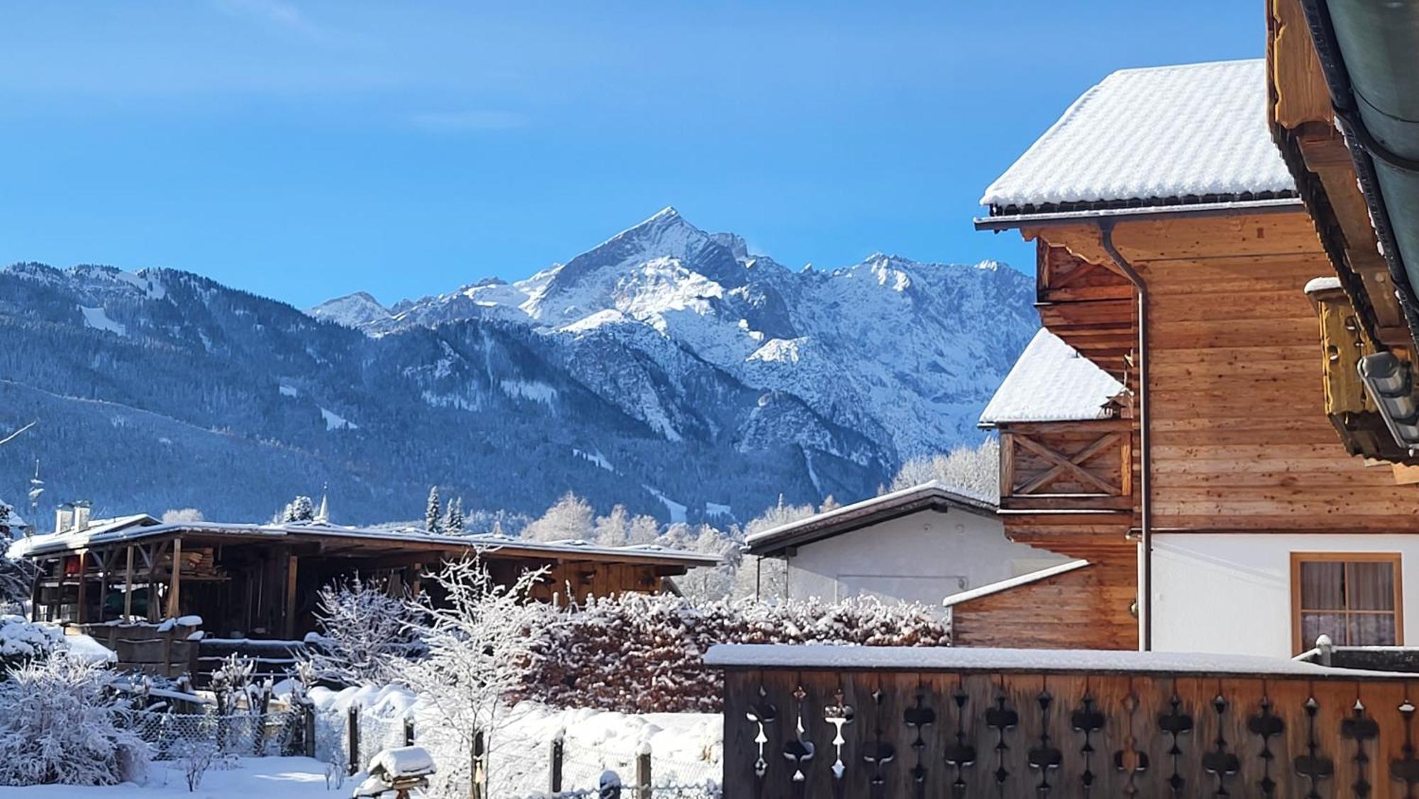 Wo übernachten nahe Zugspitzbahn: 4 Familien-Chalets im Vergleich